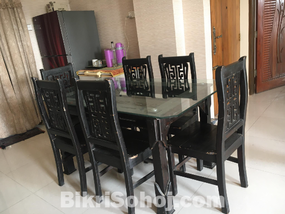 Dining table with 6 chair